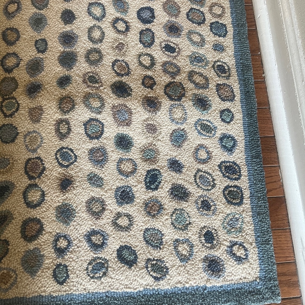 Cat's Paw Hand Micro Hooked Wool Rug by Annie Selke - Picture 4 of 9